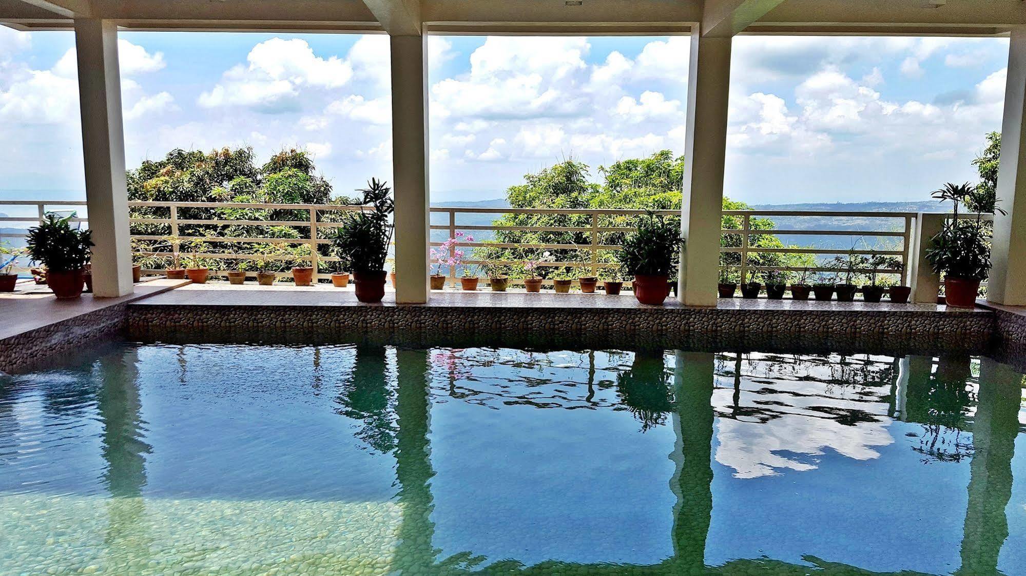 Splash Suites Hotel Tagaytay Cagayuan Εξωτερικό φωτογραφία
