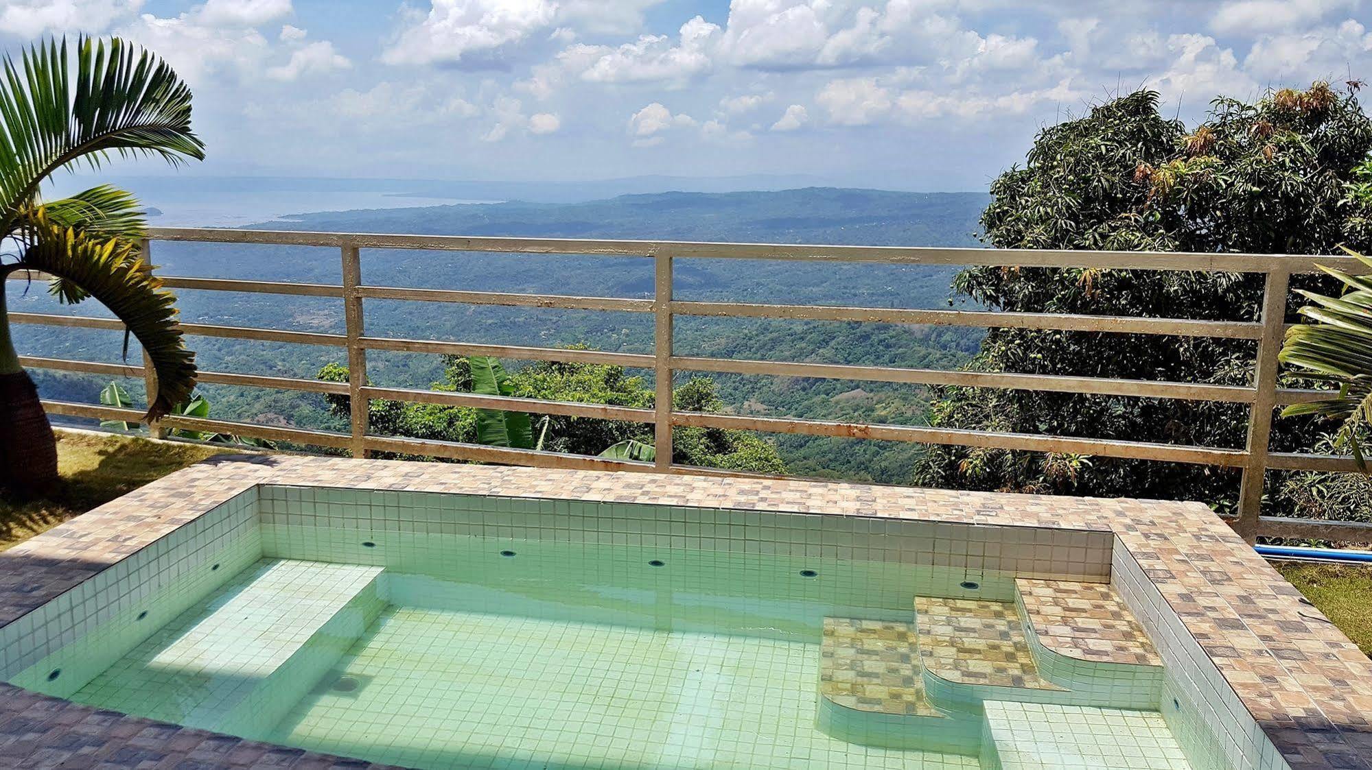 Splash Suites Hotel Tagaytay Cagayuan Εξωτερικό φωτογραφία